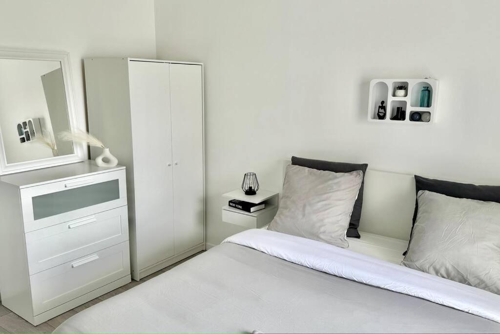 Chic Et Cosy Appartement Epure - T3 Courcouronnes エクステリア 写真